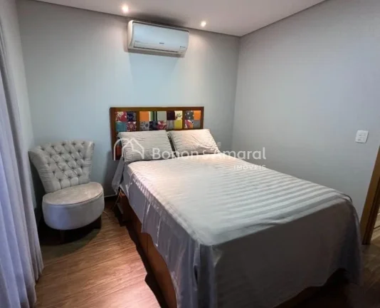 Imagem Sobrado com 84m², com 3 quartos sendo 1 suíte, com ambientes muito bem distribuídos, em condomín...