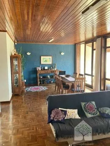 Imagem Casa 4 Quartos com 3 Suítes e Piscina em Coqueiros, Florianópolis