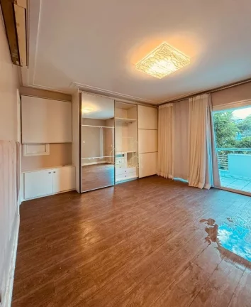 Imagem Casa Alto Padrão à Venda em Alphaville Salvador I ? 4 Suítes | Espaço Gourmet | Piscina | 2 Lotes