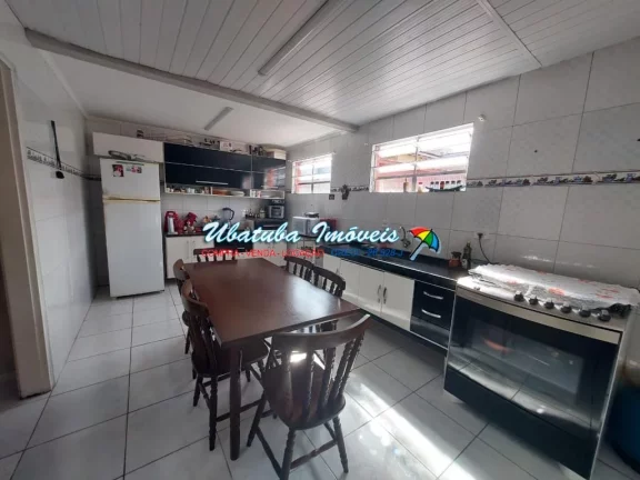 Imagem casa bem localizada com 03 dormitórios no centro