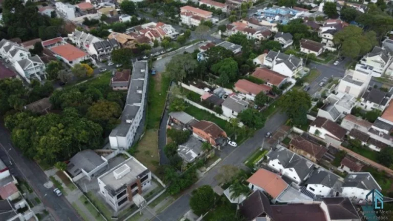 Imagem Terreno a venda 1.700 m2, no Mercês em Curitiba PR