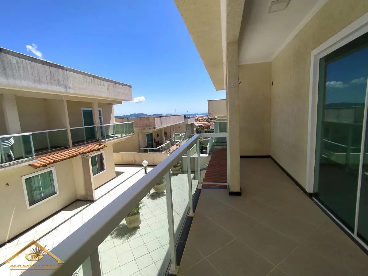 Imagem Casa em Condomínio para Venda em Cabo Frio / RJ no bairro Peró