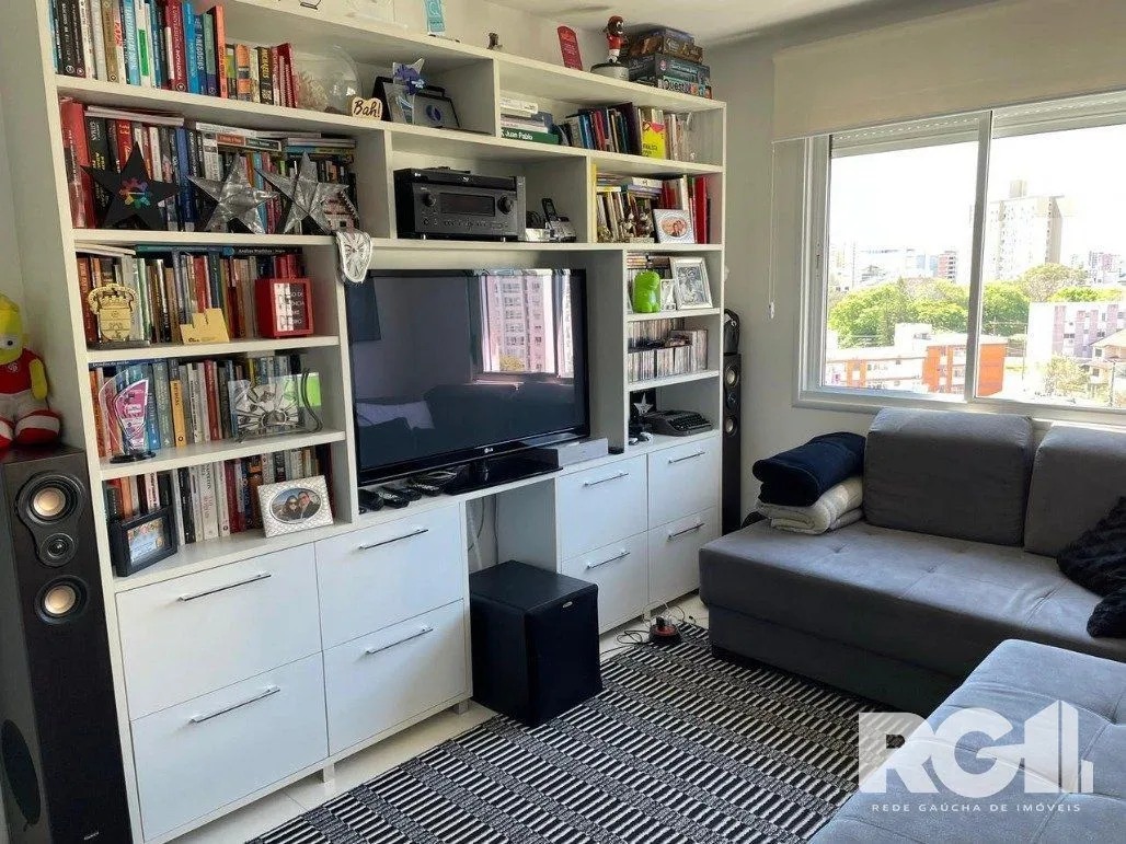 Imagem Apartamento à venda com 2 dormitórios transformado em 1 (facilmente reversível), suíte, com 69,04m², 2 vagas de garagem.