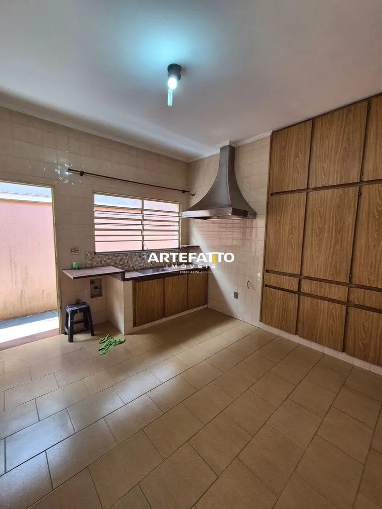 Imagem Casa com 4 dormitórios no bairro Vila Allan Kardec