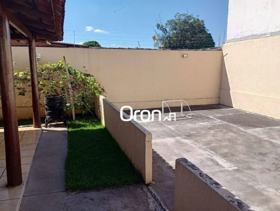 Imagem Sobrado à venda, 166 m² por R$ 550.000,00 - Jardim América - Goiânia/GO