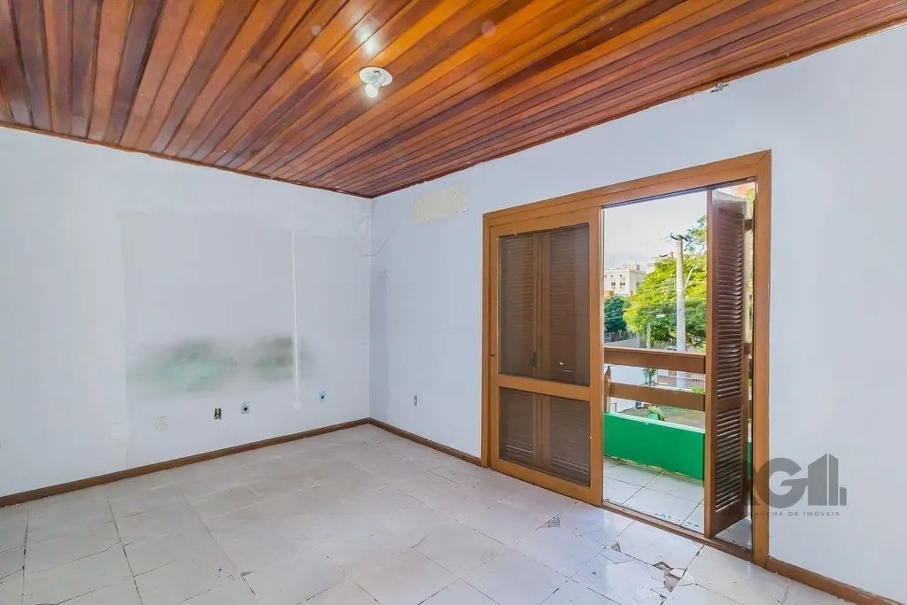 Imagem Casa 242m² - 5 dormitórios, 6 vagas no bairro Cristo Redentor