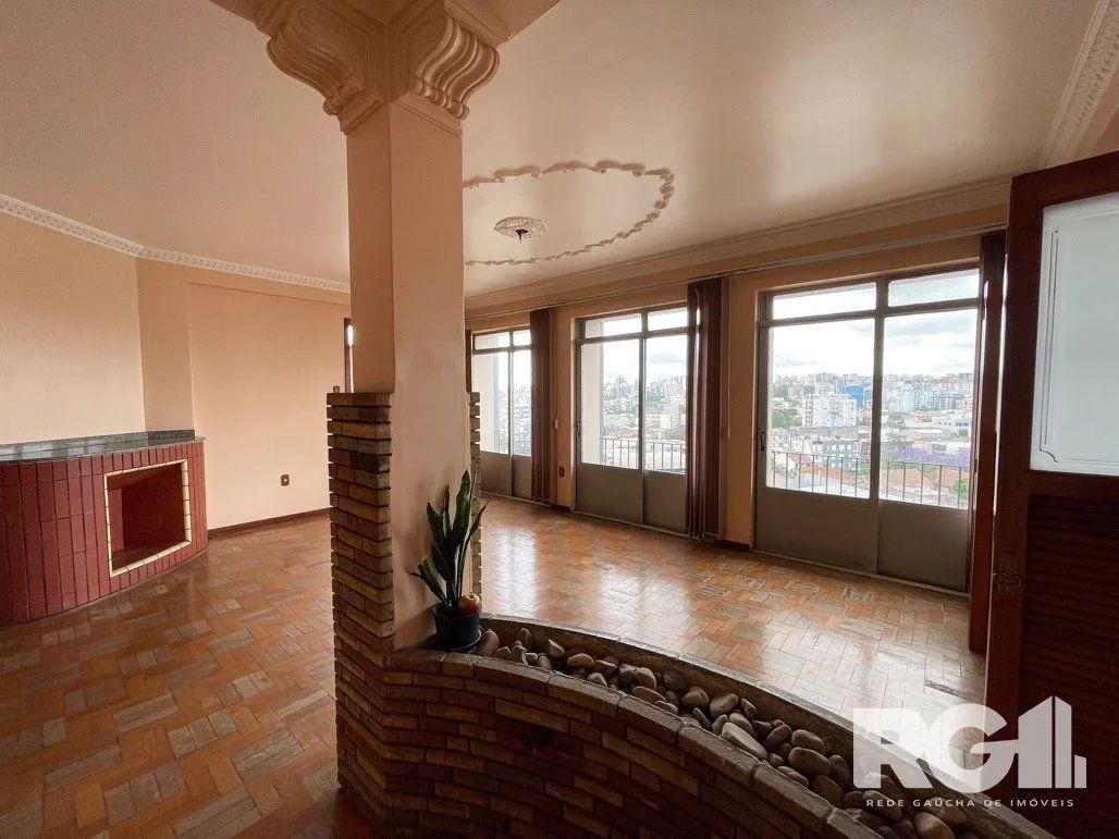Imagem 303m2 Apartamento com 5 dormitórios no centro da capital.