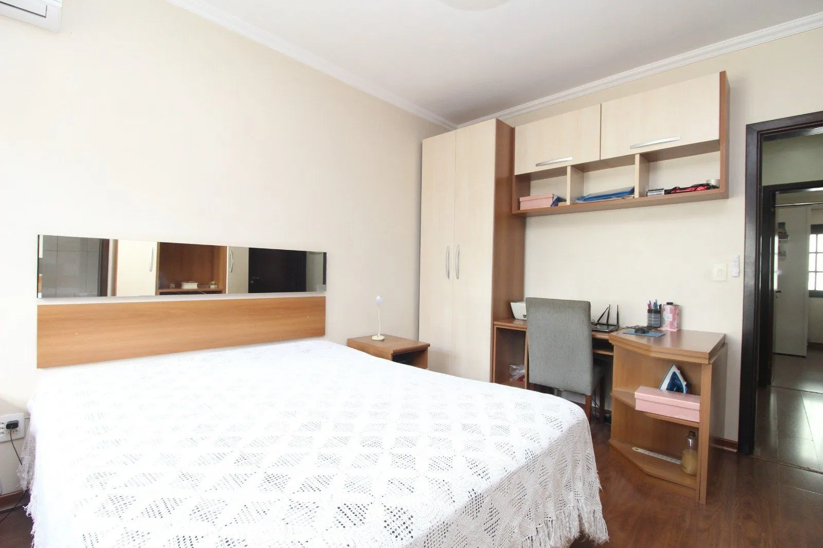 Imagem Casa de 180m² com 3 dormitórios no bairro Ecoville, Porto Alegre