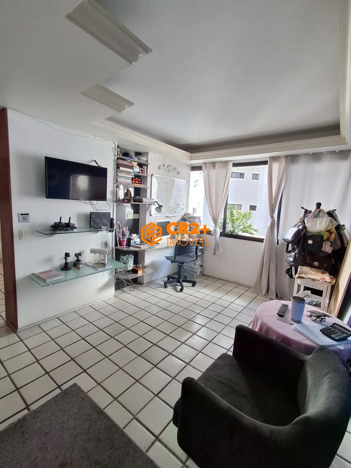 Imagem Vendo apartamento no Parnamirim, com 191 m² e com 3 suítes. Ótima localização. O