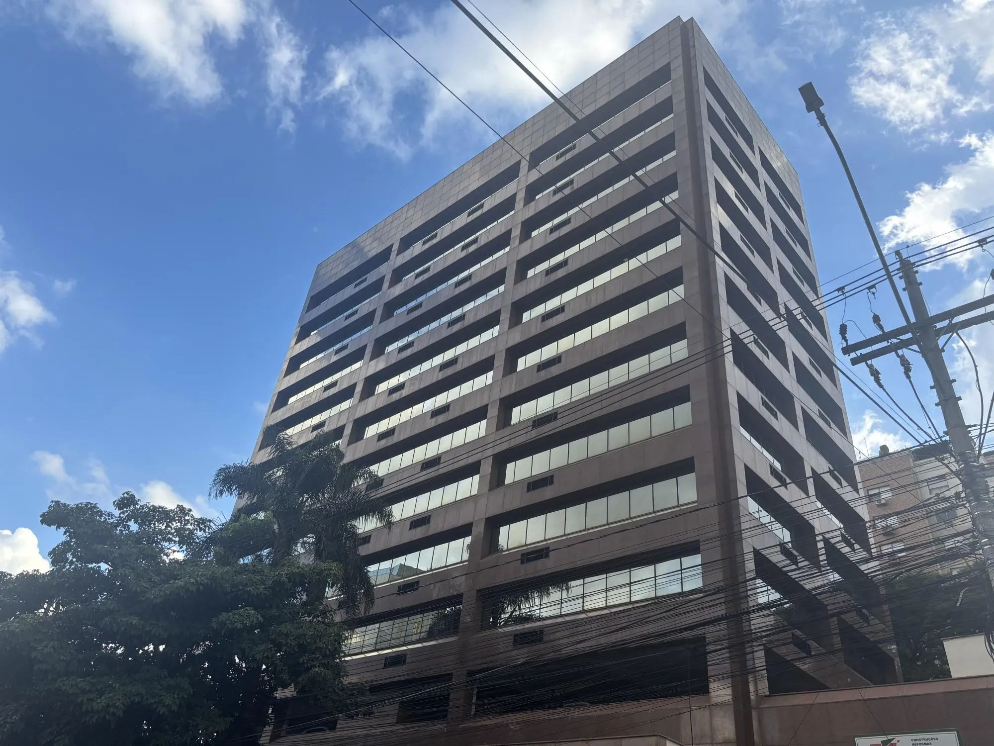 Imagem Vende 7 salas com área privativa de 308,67m² no coração da nova Carlos Gomes