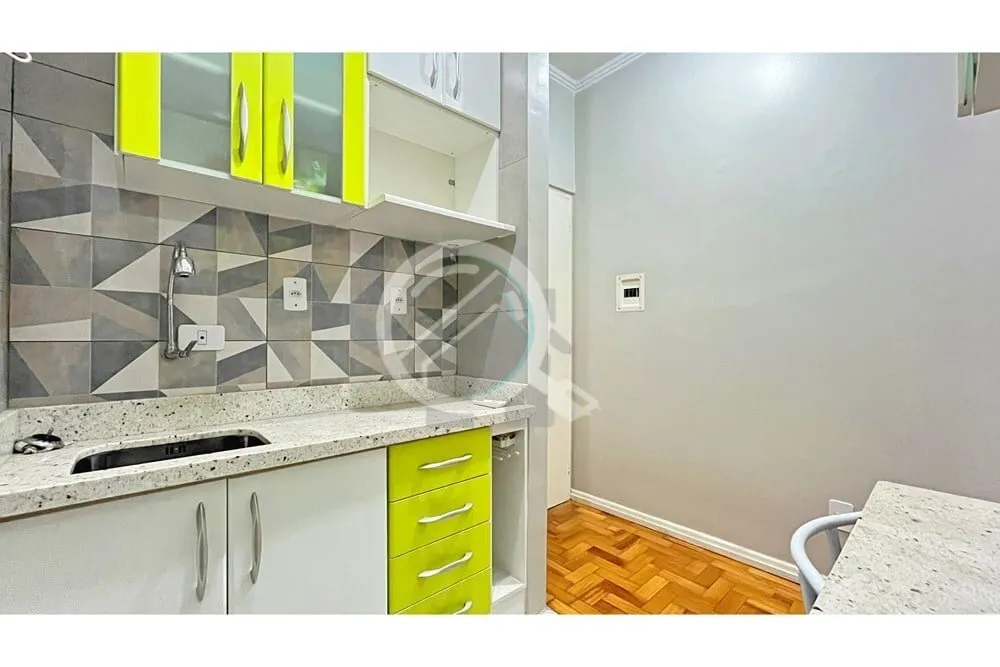 Imagem Excelente apartamento à venda, localizado na Avenida Alberto Bins, junto ao SENAC. Apartamento com ...