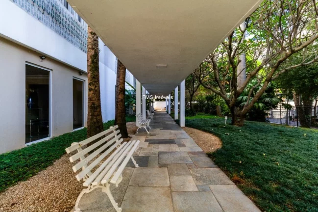 Imagem Apartamento em Higienópolis: 3 Quartos, 1 Suite, 1 Sala, 3 Banheiros, 145m² - São Paulo, SP