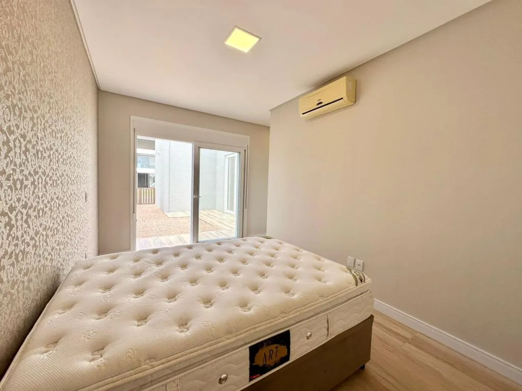 Imagem Casa em Condominio 3 Dormitórios - Bairro --