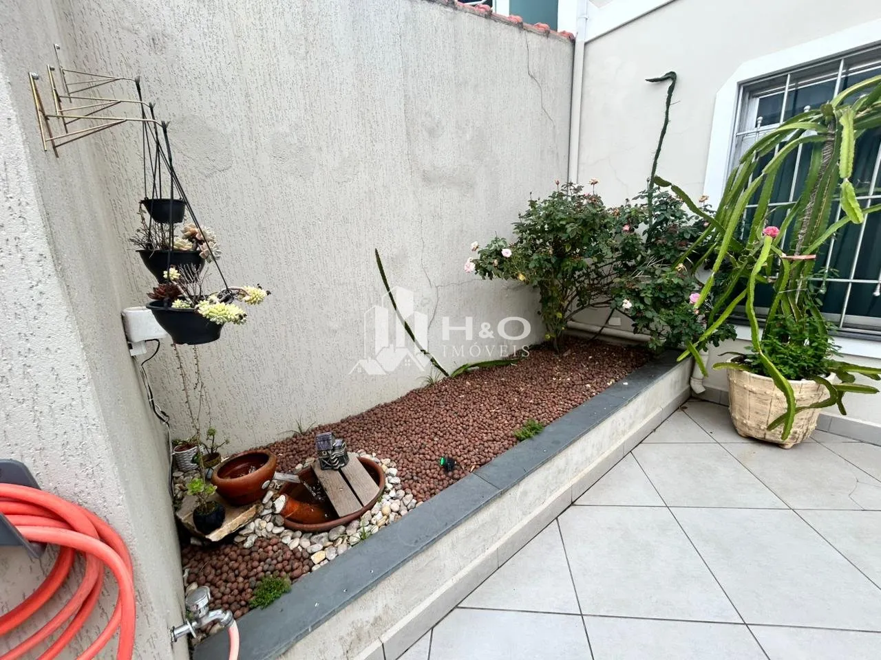 Imagem Sobrado Alto Padrão com 3 Dormitórios, 1 Suíte, 6 Vagas, Quintal Amplo e Espaço Multifuncional - Cidade Líder - R$ 1.500.000