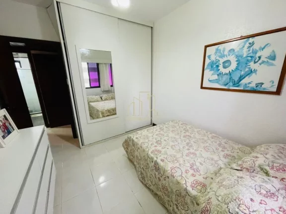 Imagem Apartamento bem localizado e amplo com três quartos a venda na Pituba