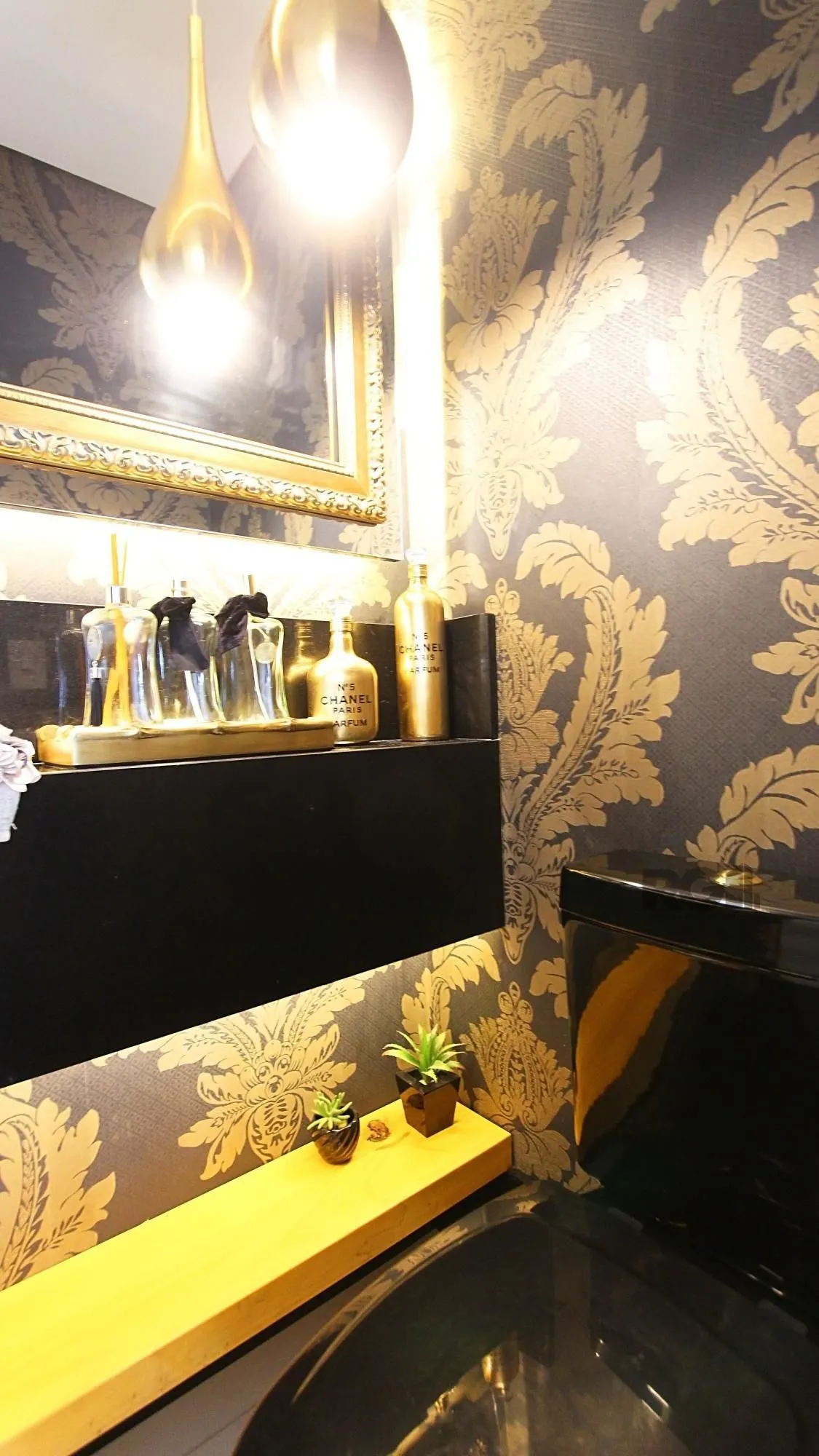 Imagem apartamento de 3 dormitórios, com 3 suítes no bairro Menino Deus