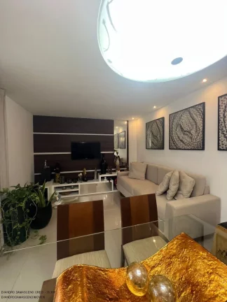 Imagem Linda casa em condomínio à venda em Lauro de Freitas-BA, Buraquinho: 4 quartos, 3 suítes, 2 salas, 1 banheiro, 2 vagas, 142m².