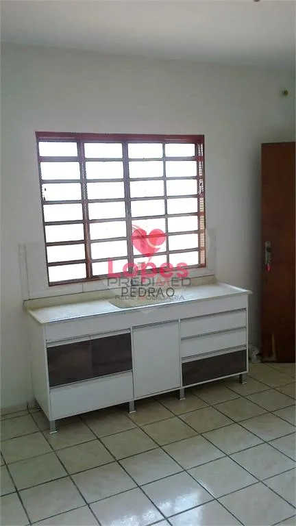 Imagem Casa de 3 quartos, 162m² no bairro Centro, em Itatinga