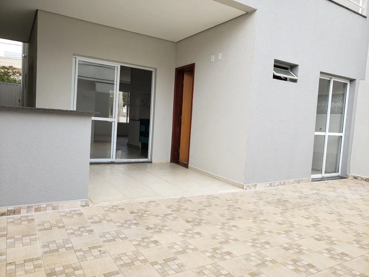 Imagem Casa em Condomínio à Venda em Sorocaba-SP, Bairro Horto Florestal: 3 Quartos, 1 Suíte, 1 Sala, 4 Banheiros, 2 Vagas, 164m².