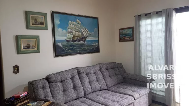 Imagem Casa Espaçosa com 3 Quartos, Suíte, Churrasqueira e Garagem para 4 Carros – Conforto e Praticidade para Sua Família!
