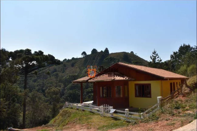 Imagem Chácara com 3 dormitórios à venda, 2350 m² por R$ 650.000,00 - Descansópolis - Campos do Jordão/SP