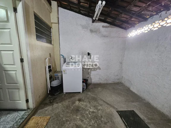 Imagem Casa com 2 Quartos (1 com varanda) à venda em Teresópolis!