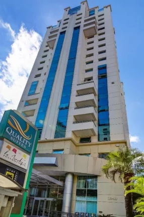 Imagem Flat disponível para locação no Quality Suites Oscar Freire em Pinheiros, com 30m², 1 dormitório e 1 vaga