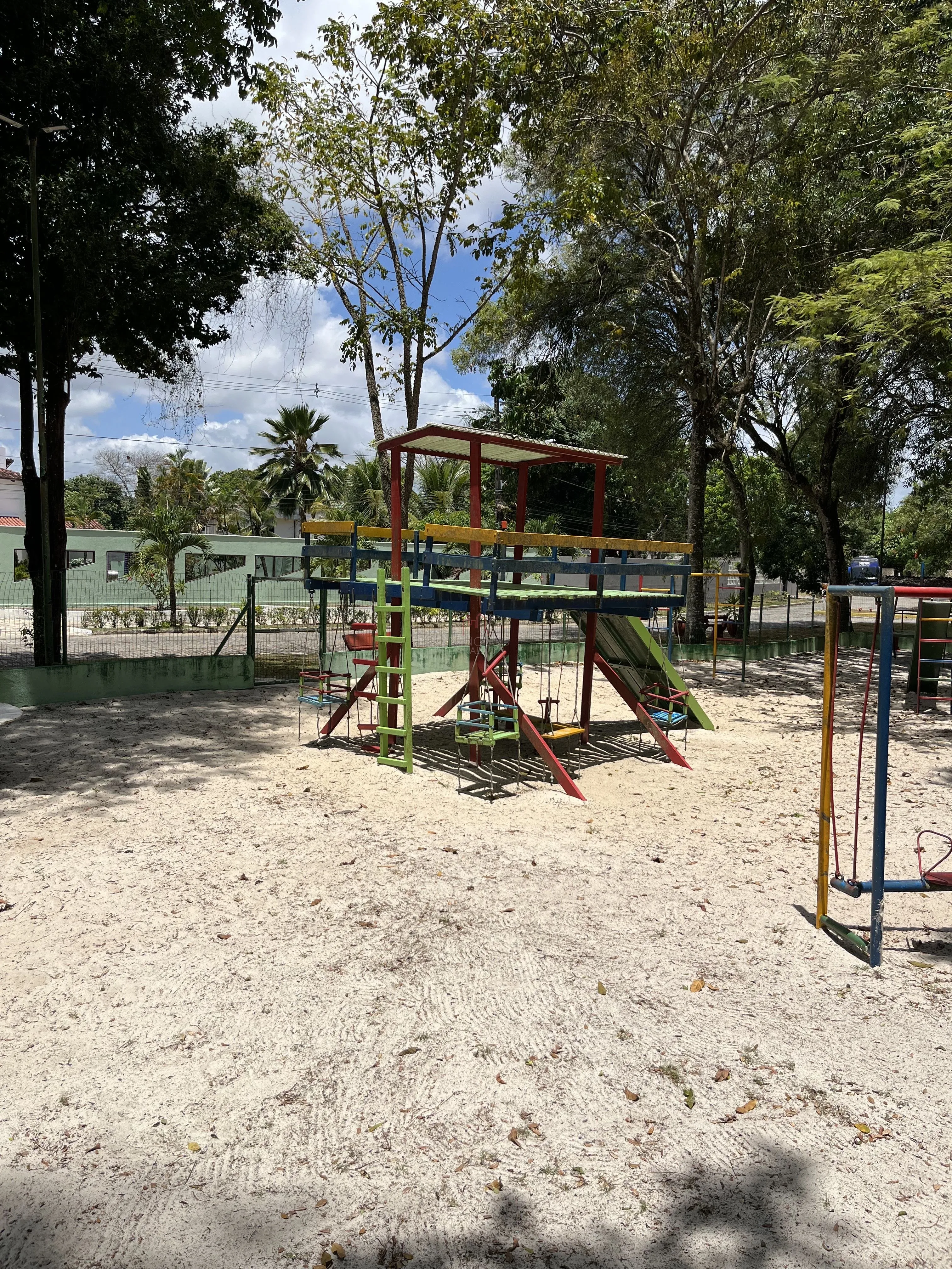 Imagem LOTE À VENDA NO CONDOMÍNIO CHÁCARAS DA LAGOA

Excelente oportunidade para construir sua casa em u...