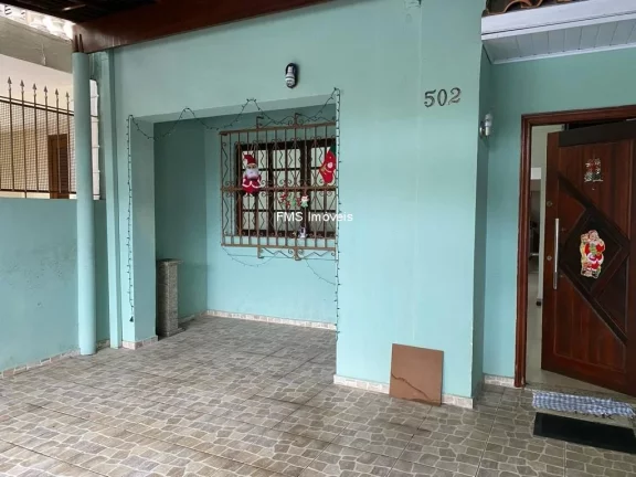 Imagem Imperdível Casa à Venda em São Paulo-SP, na Vila Mariana: 3 Quartos, 1 Suíte, 2 Salas, 2 Vagas de Garagem - 140m² de Área.