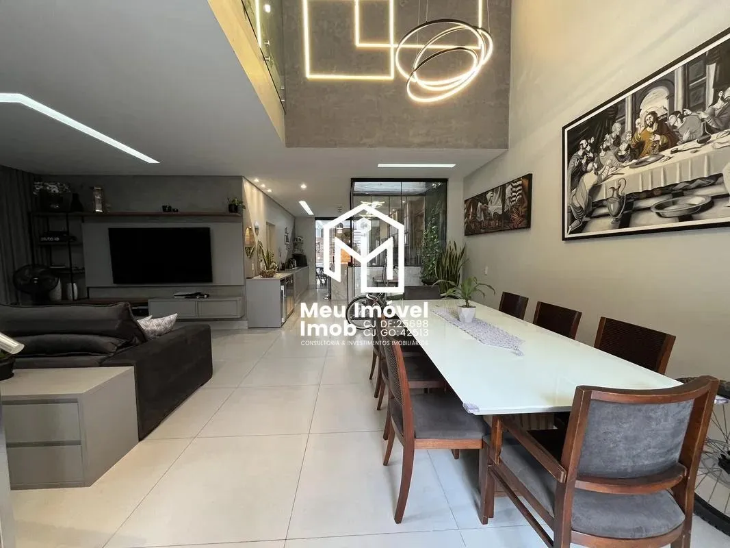 Imagem Casa 4 Quartos 3 Suítes 2 Vagas 268m²