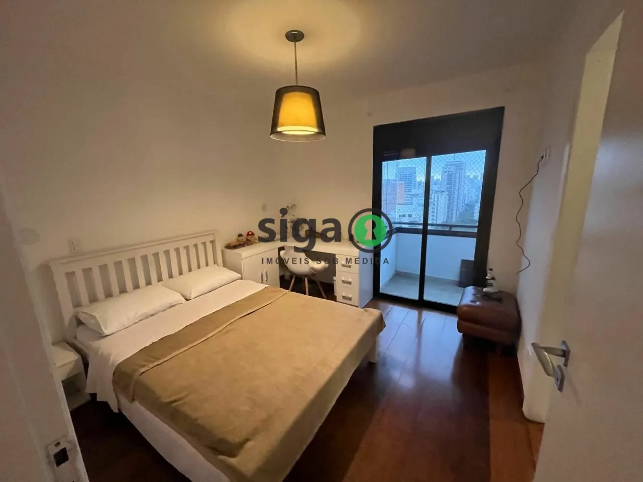 Imagem Cobertura á Venda em Campo Belo- 300m², 4 quartos, 3 vagas
