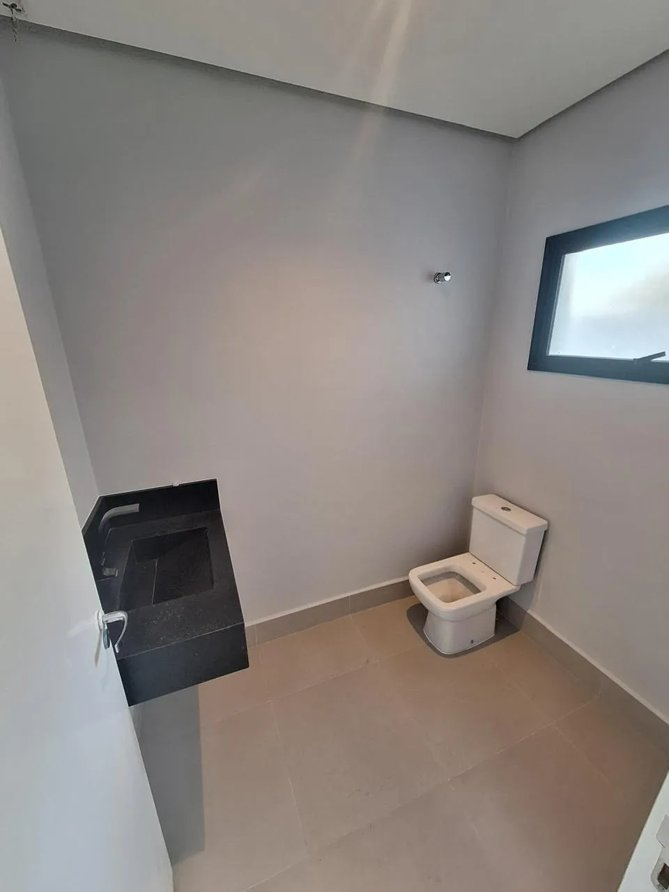 Imagem Casa de Alto Padrão com 340m² no Alphaville Nova Esplanada I Locação / Venda
