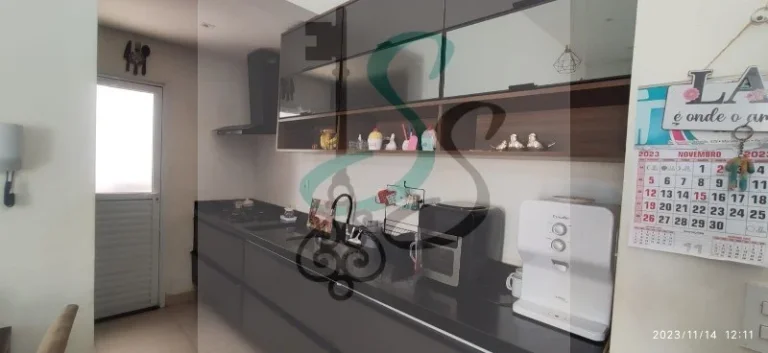Imagem Venda de casa no Saltinho, Paulínia. Casa em condomínio fechado com 3 dormitórios com armários, sala, cozinha com armários, forno e cooktop, lavand