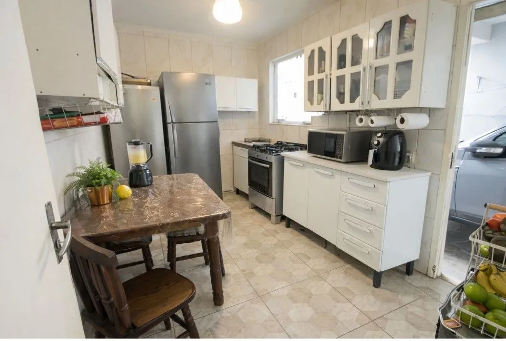 Imagem Casa com 3 dormitórios e edícula nos fundos no bairro Nonoai.