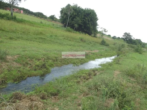 Imagem Terreno com 24.200m2 ( 1 alqueire ) a 5 km do centro da cidade.- PRÓXIMO ao condomínio Portal das ...