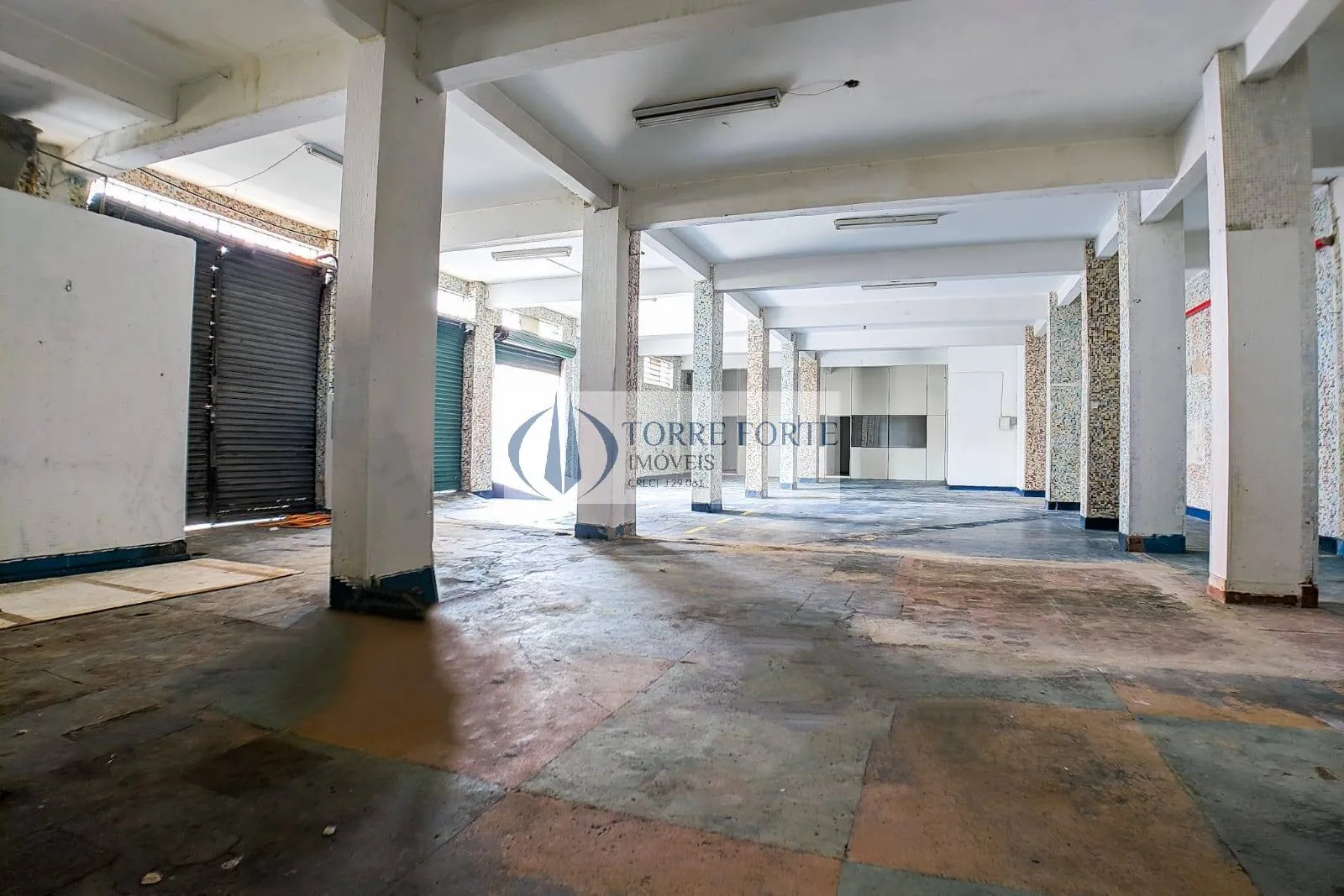 Imagem Ótimo espaço comercial ,loja e sobre loja de esquina na Penha de França