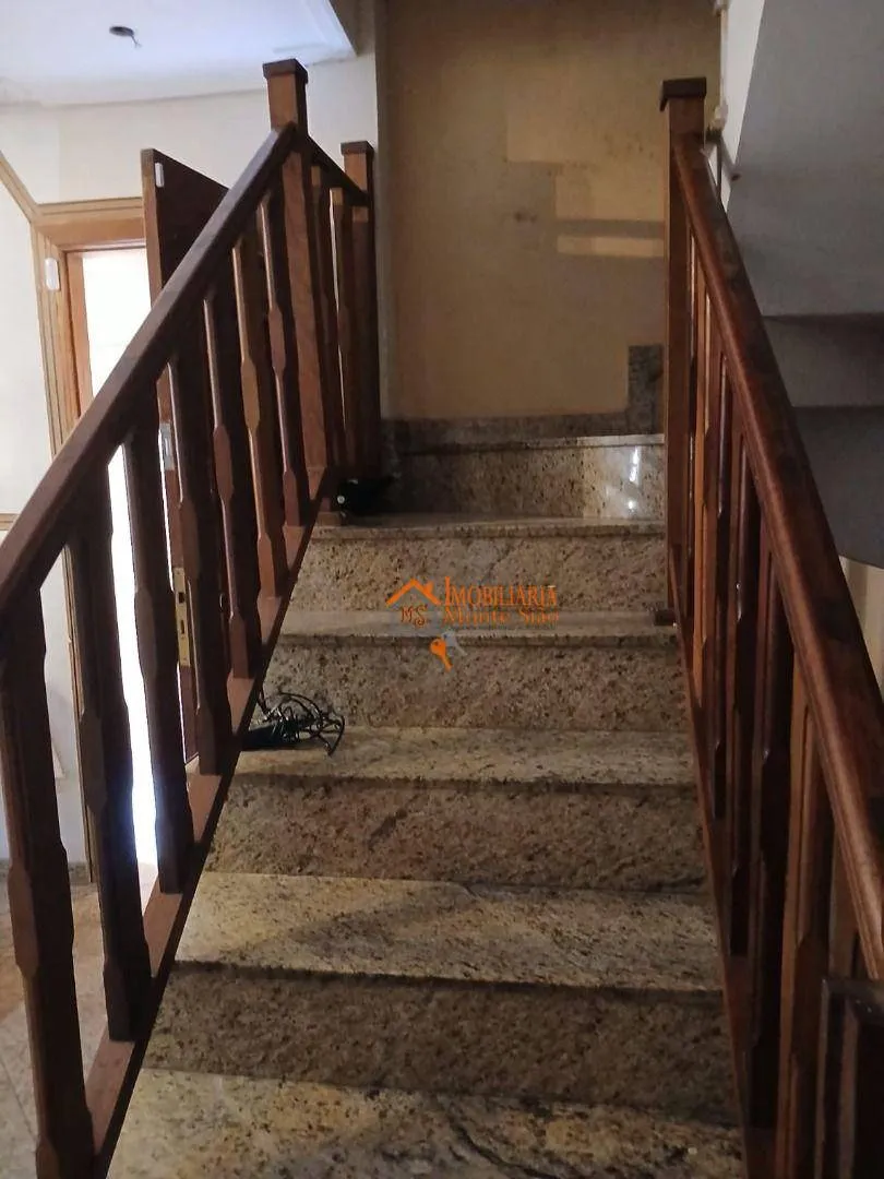 Imagem Sobrado com 4 dormitórios à venda, 300 m² por R$ 850.000,00 - Vila Augusta - Guarulhos/SP
