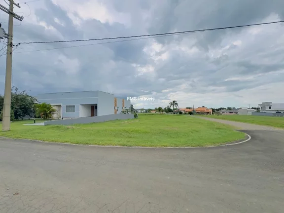 Foto do imóvel Lote com 432m² em condomínio fechado - Ninho Verde.