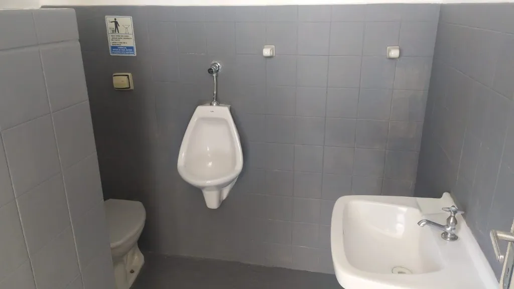 Imagem Sobrado Comercial de Alto Padrão no Butantã: 3 Quartos, 1 Suite, 5 Banheiros, 8 Vagas de Garagem, 300m² - São Paulo-SP