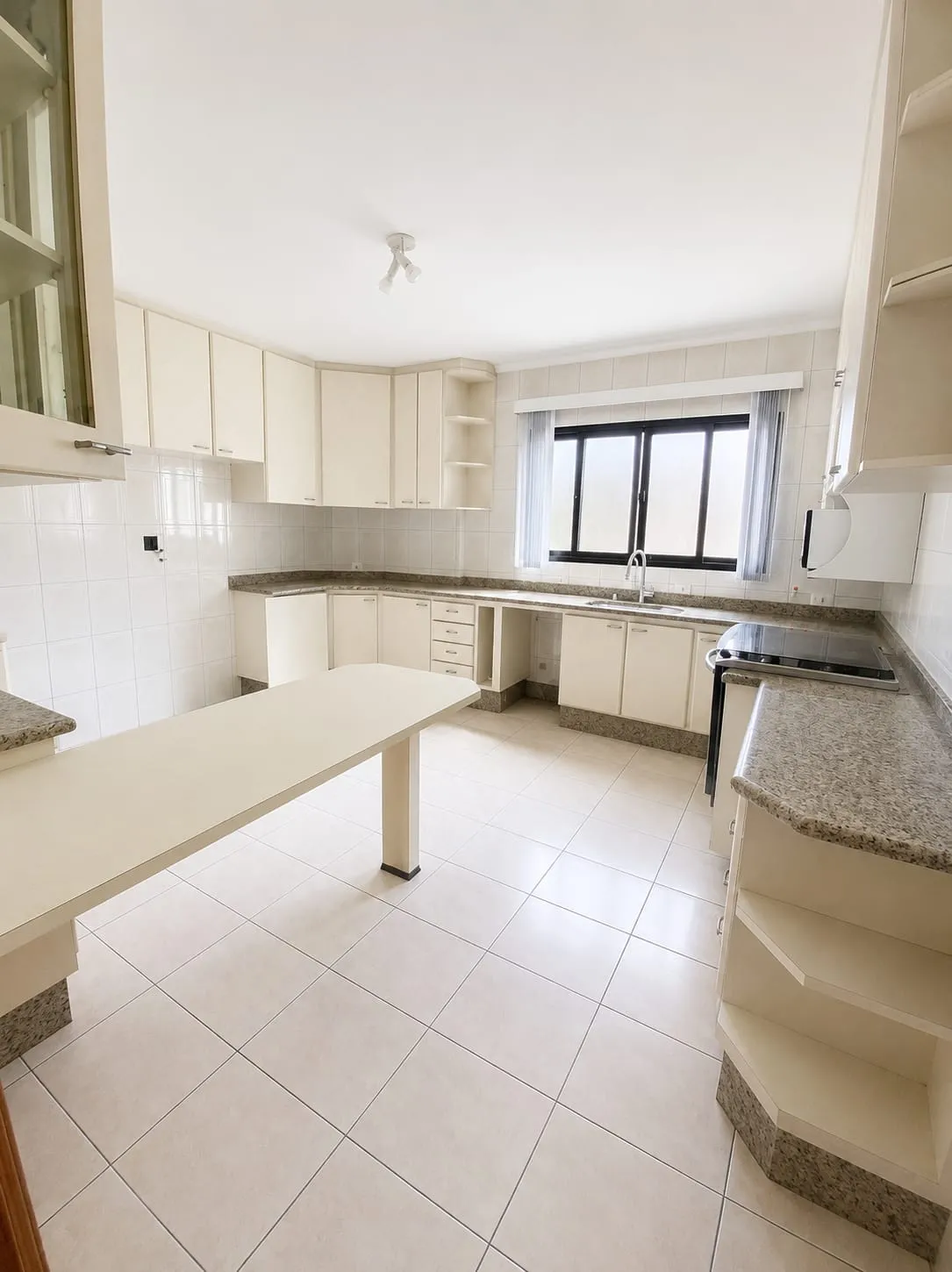 Imagem Moderno Apartamento na Praia Grande - TUPI