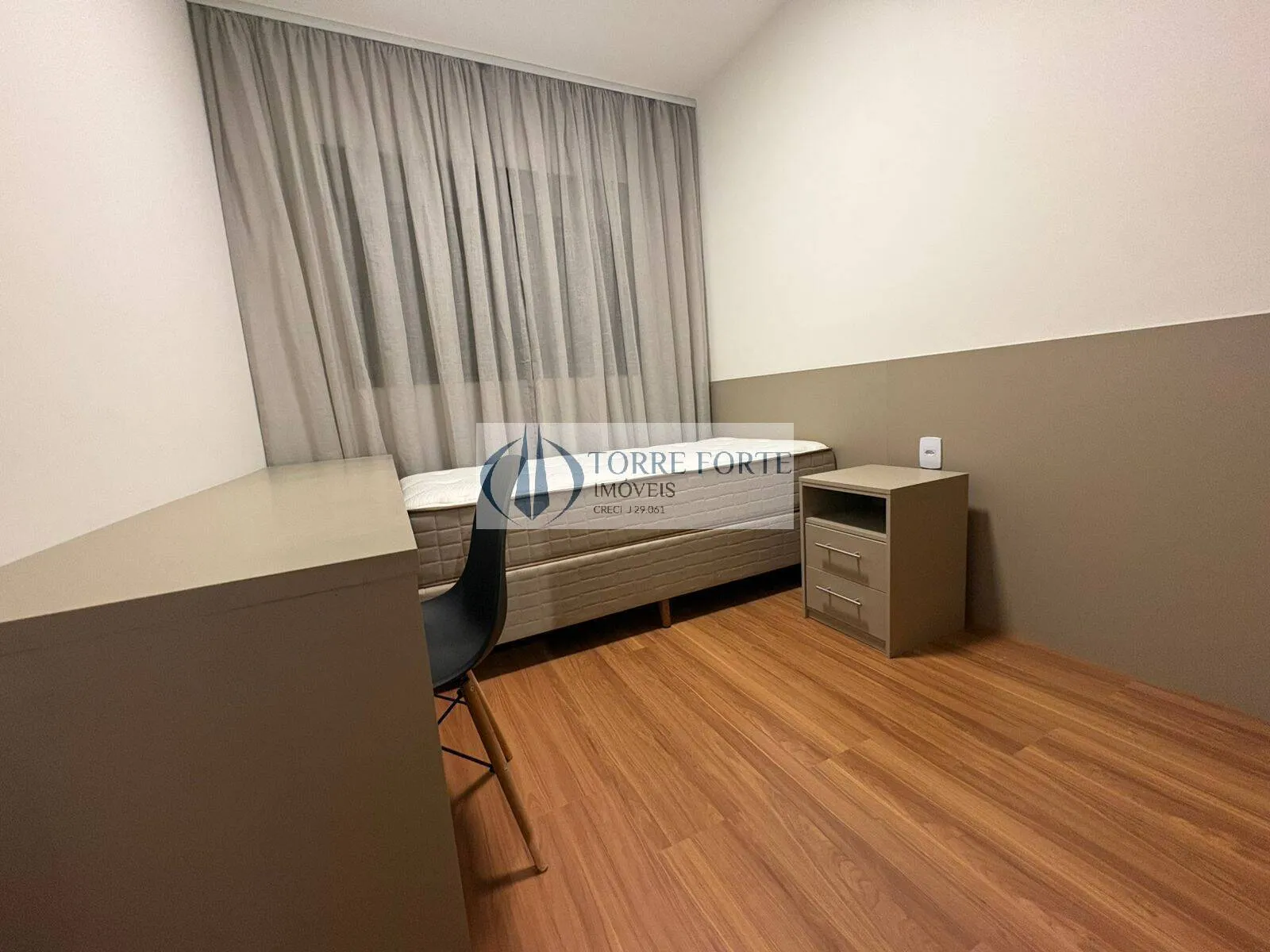 Imagem Apartamento Mobiliado com 2 Dormitórios e Varanda no Belém