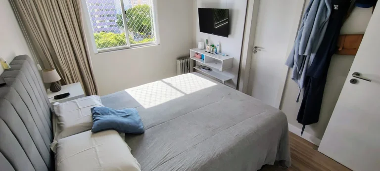Imagem Apartamento com 3 Quartos à Venda, 74 m² em Cabral - Curitiba