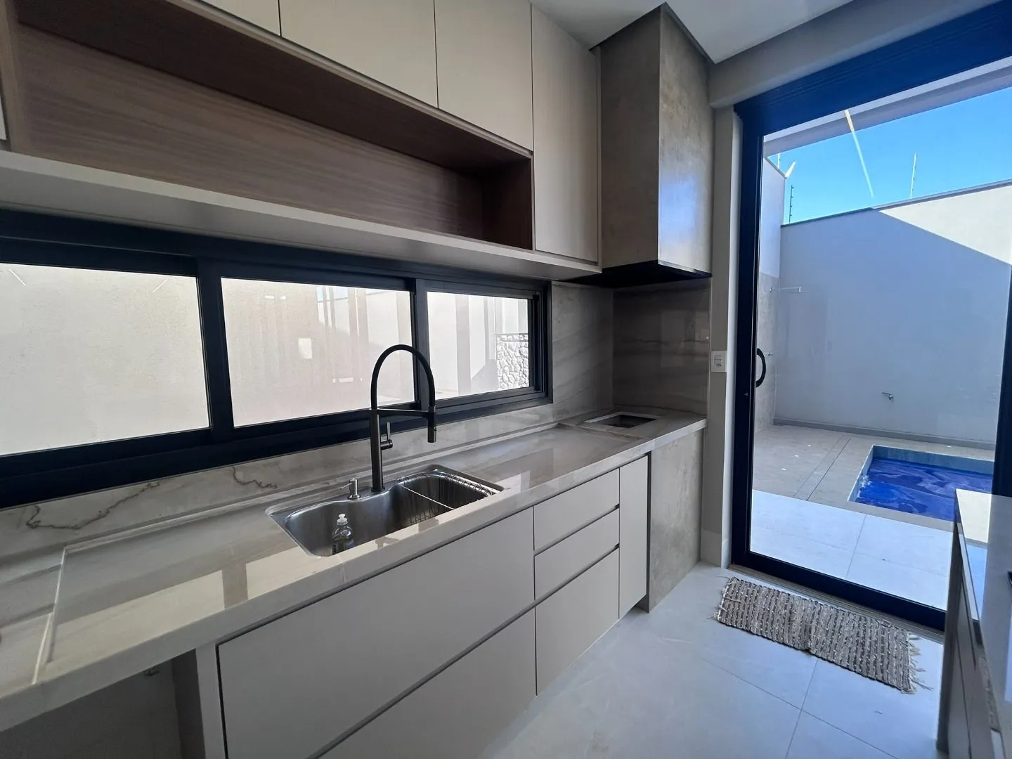 Imagem Casa com 3 dormitórios, 280 m² - venda por R$ 2.050.000 ou aluguel por R$ 7.500/mês - Campos Elíseos - Patos de Minas/MG