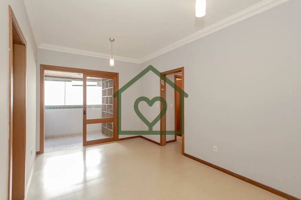 Imagem Apartamento desocupado, semimobiliado no Centro Histórico. Living 2 ambientes, sacada fechda com ch...