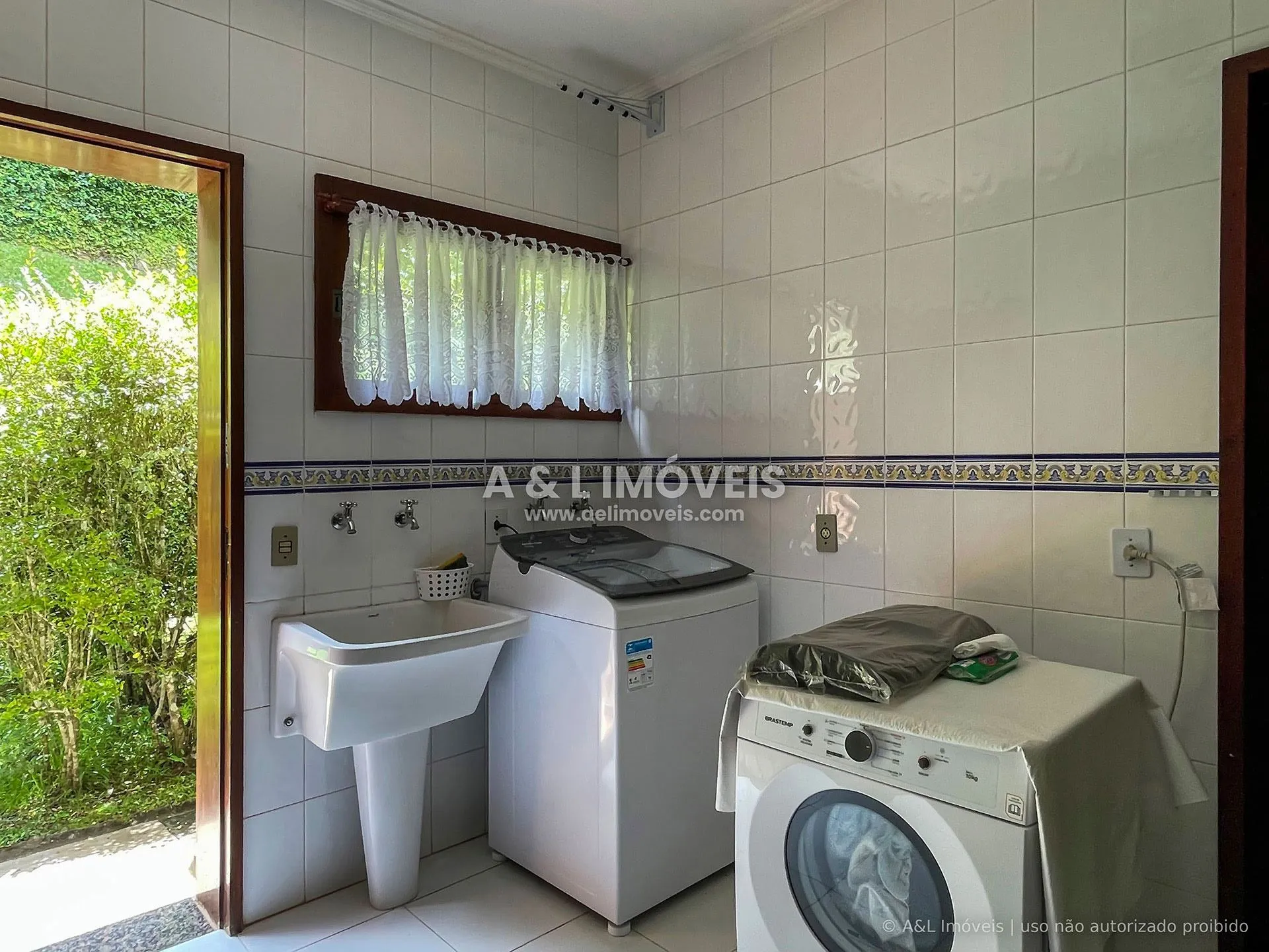 Imagem Casa com 4 dormitórios e 2 suítes na Vila Capivari, Campos do Jordão