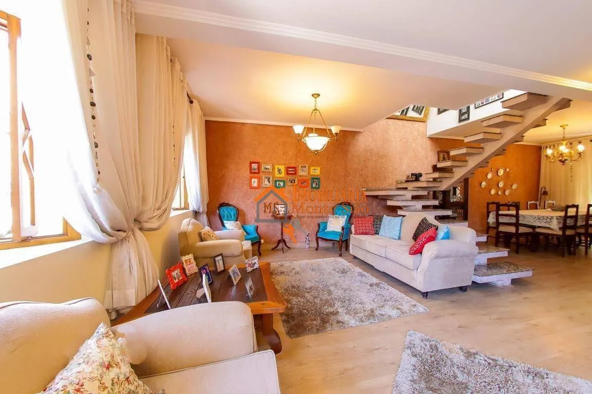 Imagem Sobrado com 4 dormitórios à venda, 267 m² por R$ 949.000,00 - Vila Barros - Guarulhos/SP