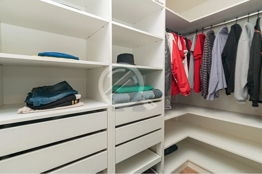Imagem Apartamento totalmente mobiliado - PORTEIRA FECHADA no Coração do bairro Menino Deus. Com 01 dormi...