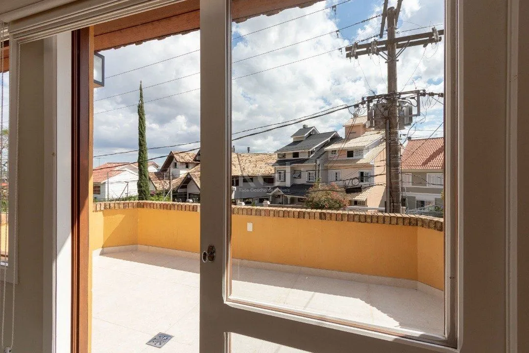 Imagem Casa Condominio para Venda - 210.69m², 3 dormitórios, sendo 2 suites, 4 vagas - Jardim Isabel