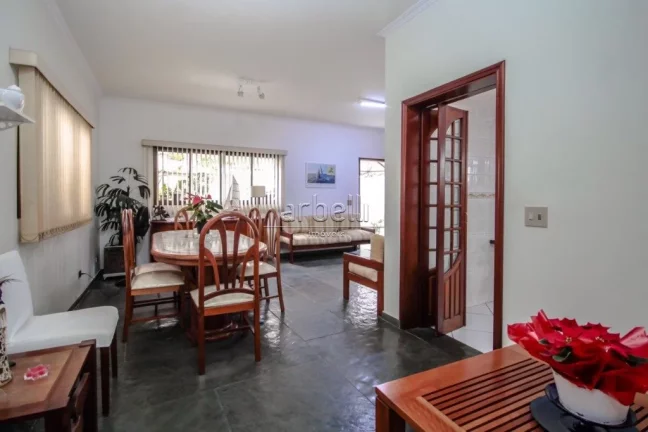 Imagem Casa com 270M², salas de estar, jantar e TV, cozinha, 3 dormitórios suítes, lavabo, área de serv...