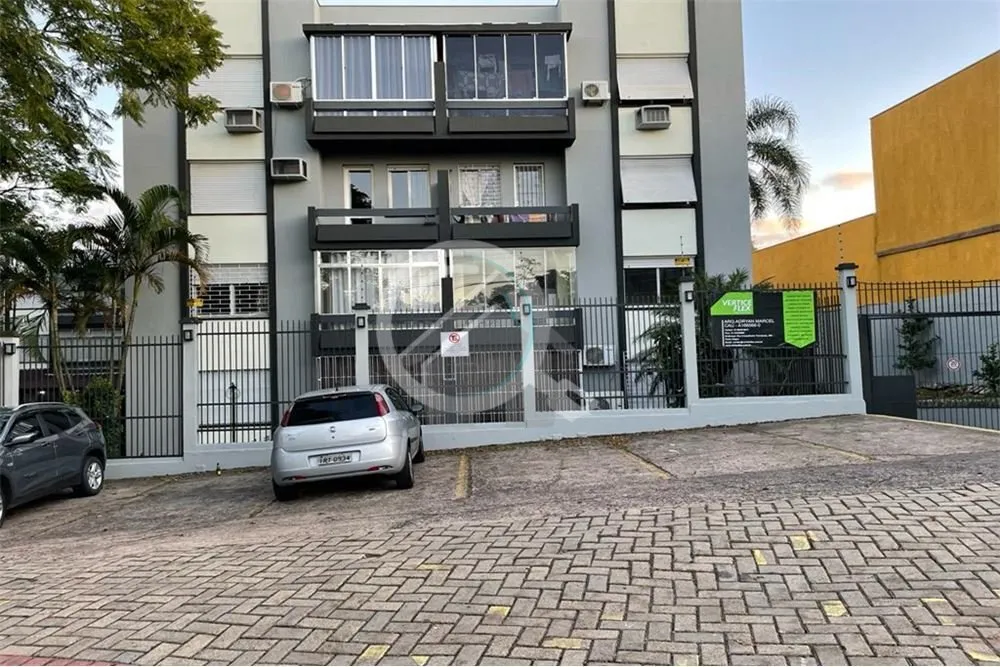 Imagem Charmoso apartamento de fundos na Av. Protásio Alves próximo ao Sesc. O imóvel foi todo reformado...